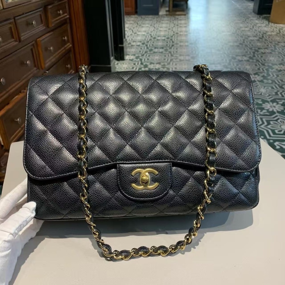 （Sold) N16 Slightly Used Chanel Black Caviar leather Jimbo Cf 30 Golden